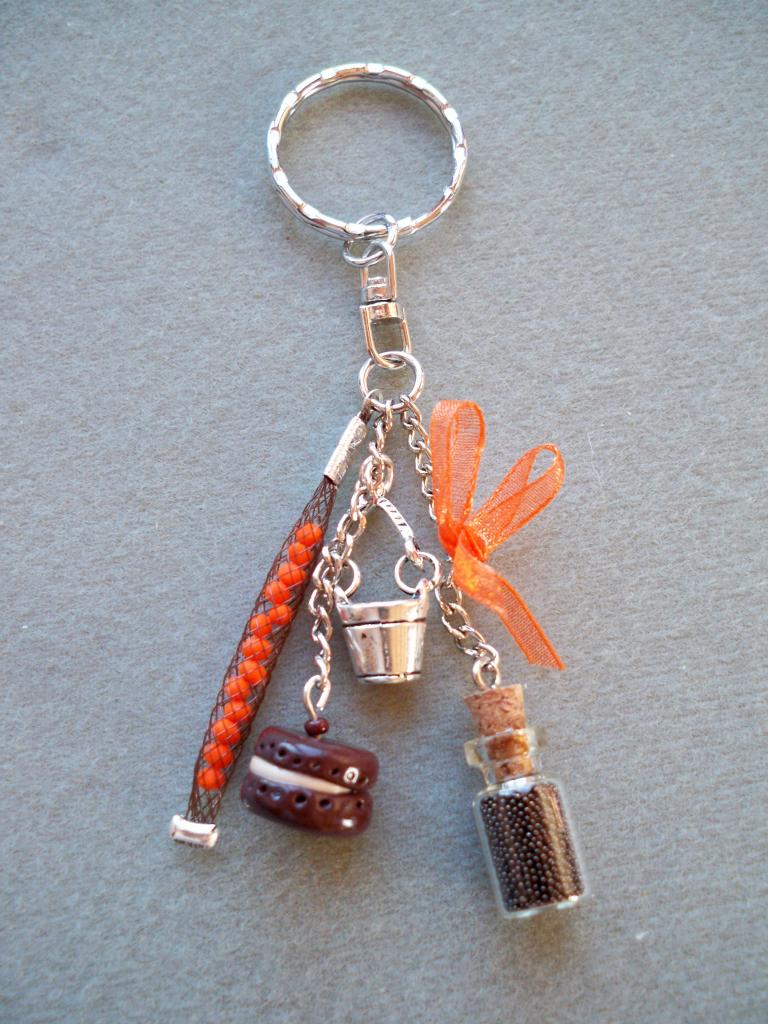Déco de sac ou porte clés orange et marron