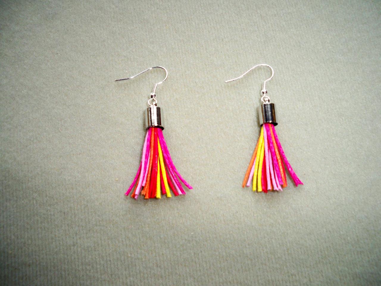 Boucles d'oreilles forme plumeau multicolores (rouge, rose, jaune...)