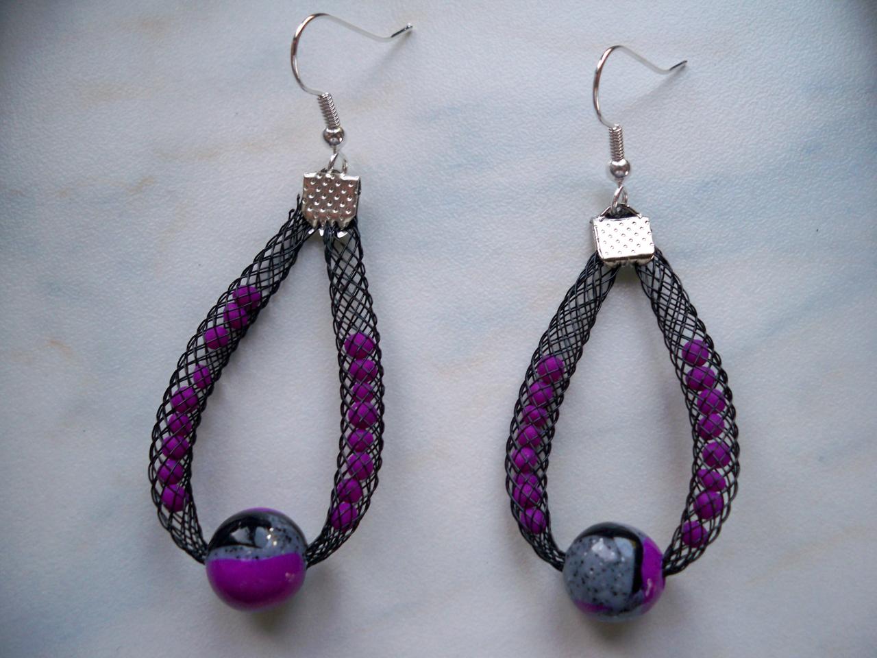 Boucles d'oreilles résille, perles fuschia et grises