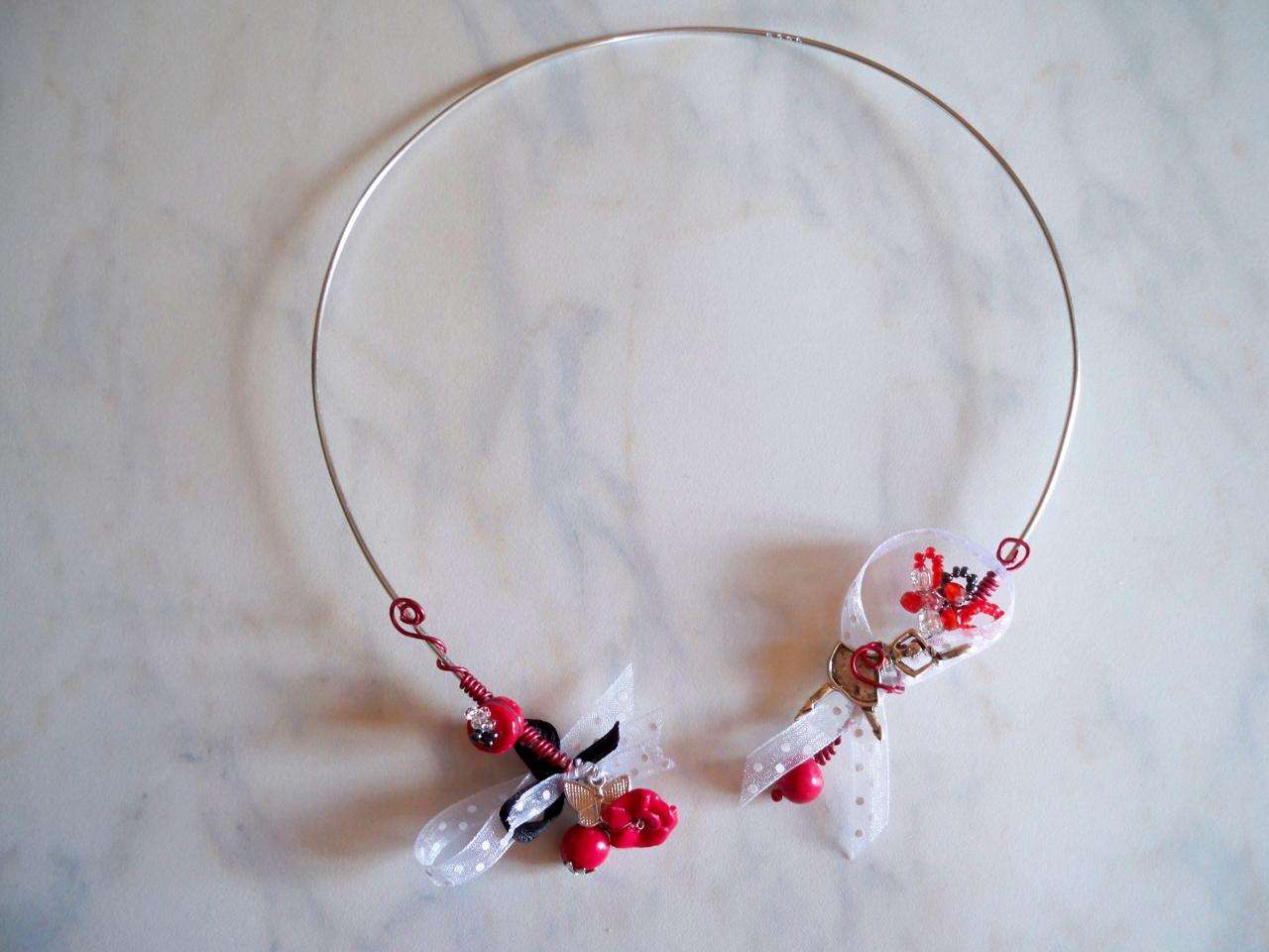 Collier métal ouvert rouge et blanc